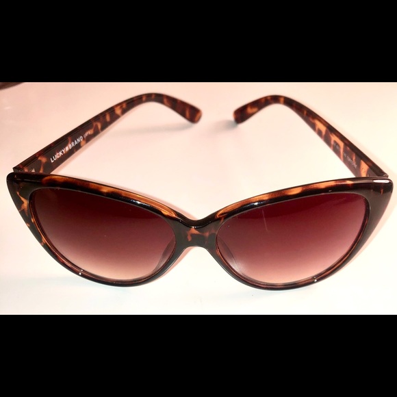 Lucky Brand Accessories - Lucky Brand cat-eye tortoise sunglasses